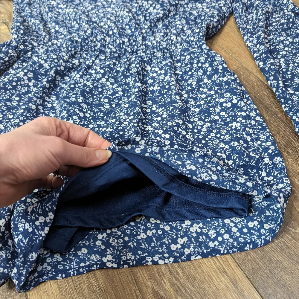 Arizona Blue floral Long flutter sleeve shorts romper jumpsuit EUC lined size M - Picture 4 of 9